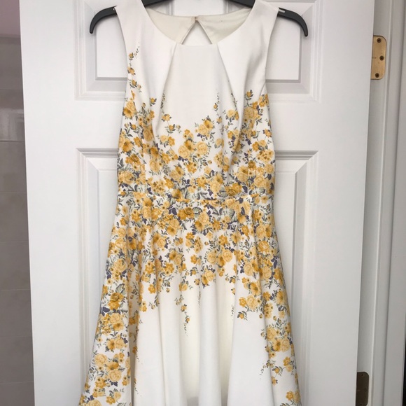 White flower print dress - Picture 1 of 2